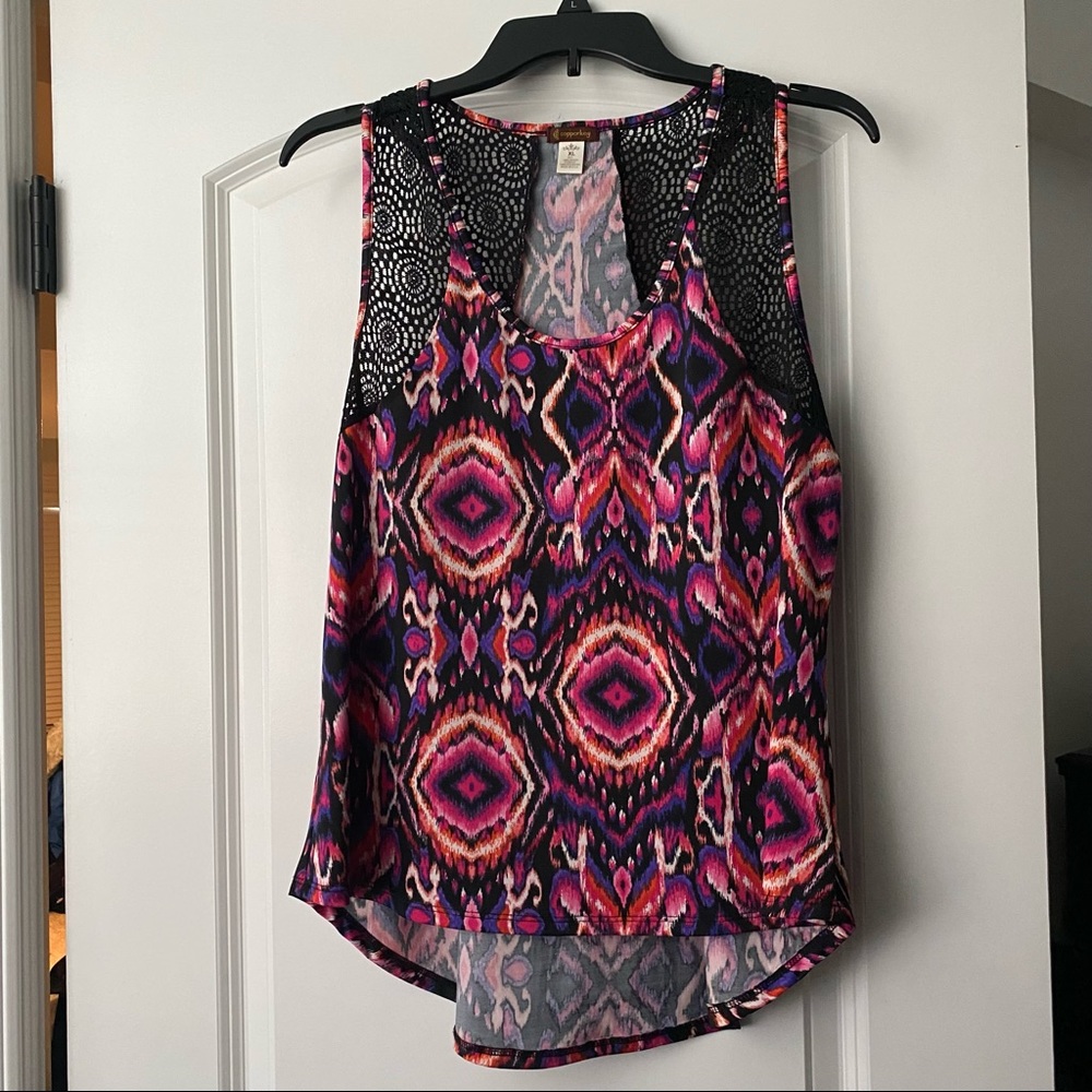 Sleeveless patterned top
